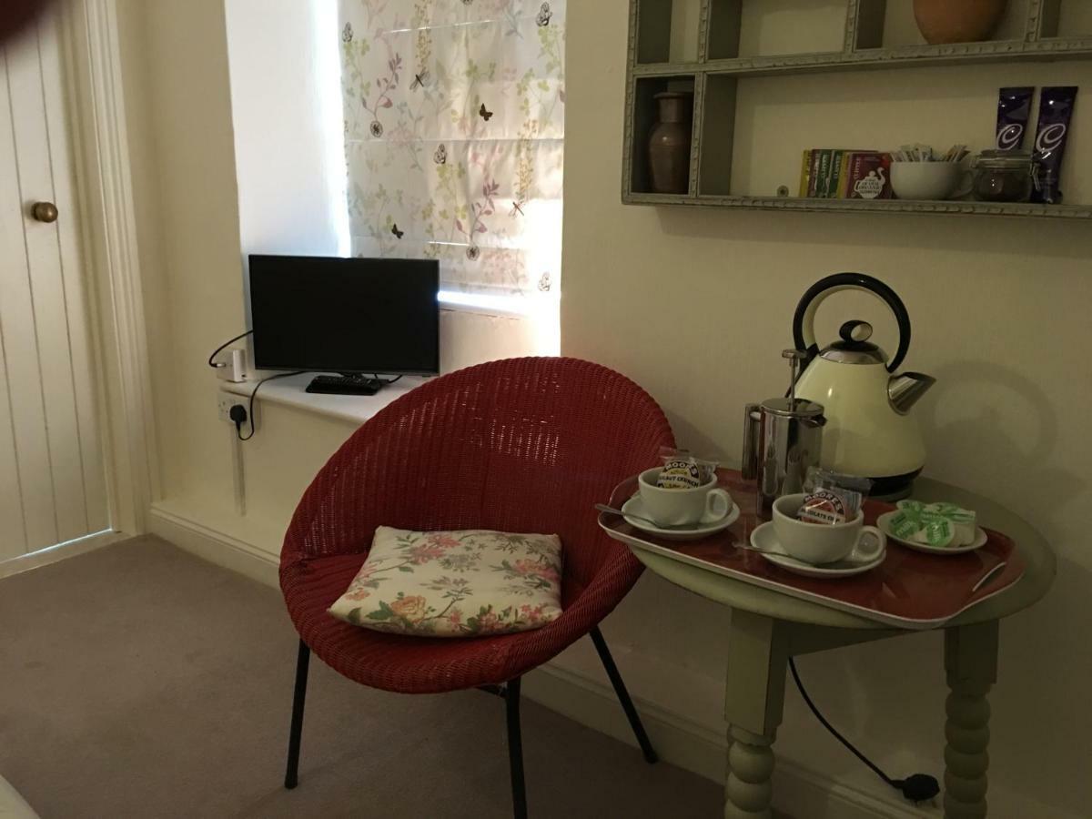The Scott Arms Bed & Breakfast Кингстън Екстериор снимка